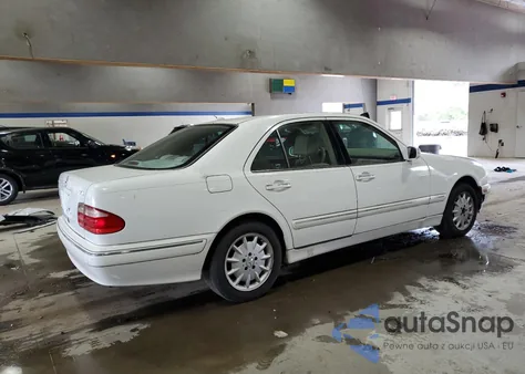 2002 Mercedes-Benz E 320 4Matic из США, поврежденный, VIN WDBJF82J02X065334